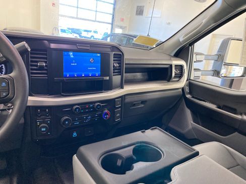 New 2025 Ford F350 XL w/ XL Chrome Package image 15