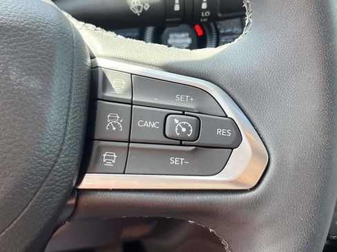 Used 2026 Jeep Compass Limited AWD/4WD image 21