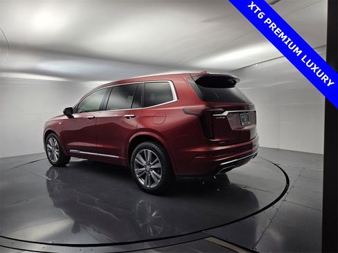 Used 2024 Cadillac XT6 Premium Luxury image 9