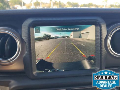 Used 2023 Jeep Gladiator Rubicon w/ LED Lighting Group image 32