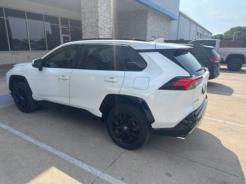 Used 2023 Toyota RAV4 SE AWD/4WD image 2