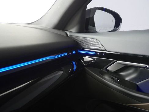 Certified 2024 BMW 530i w/ Convenience Package RWD image 25