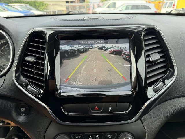 Used 2022 Jeep Cherokee Limited AWD/4WD image 24