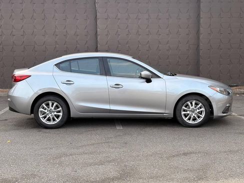 Used 2016 MAZDA MAZDA3 i Sport w/ Preferred Equipment Package FWD image 4
