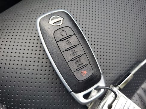 Used 2026 Nissan Rogue Platinum w/ Platinum Premium Package AWD/4WD image 30