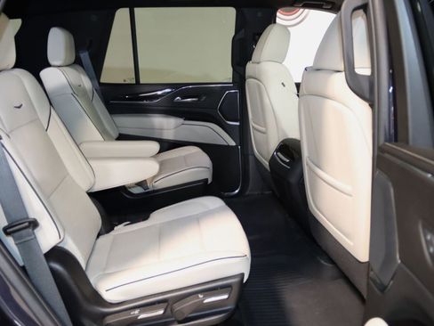 Used 2024 Cadillac Escalade Sport w/ Touring Package image 77