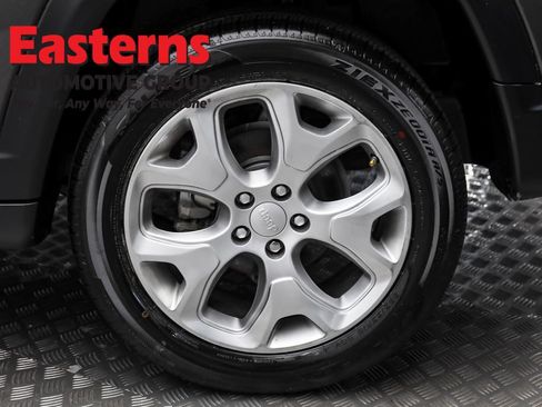 Used 2021 Jeep Compass Limited image 8