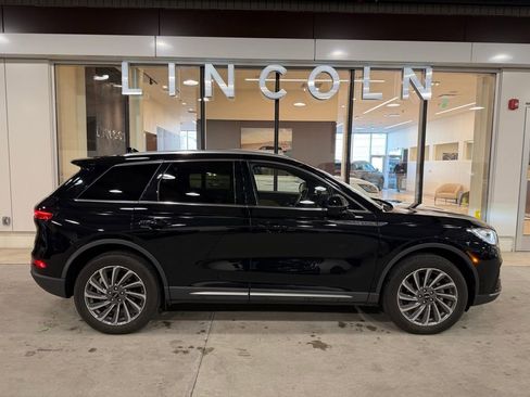 Used 2023 Lincoln Corsair Reserve w/ Equipment Group 201A image 5
