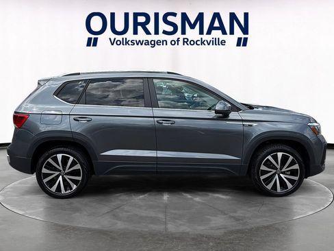 Used 2023 Volkswagen Taos SE FWD image 7