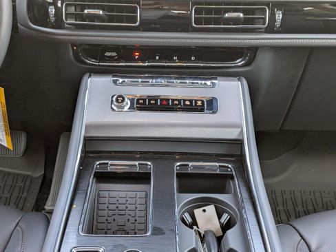 New 2025 Lincoln Aviator 2WD w/ Equipment Group 101A image 21