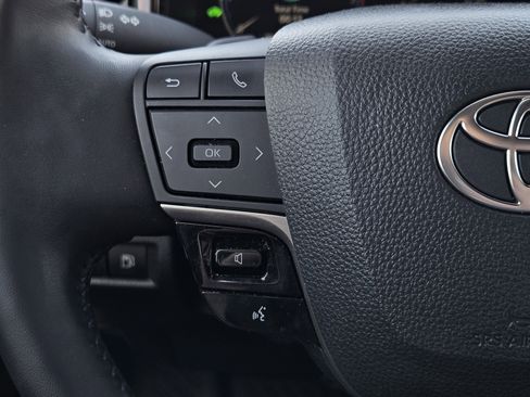 Used 2025 Toyota Camry XSE image 28