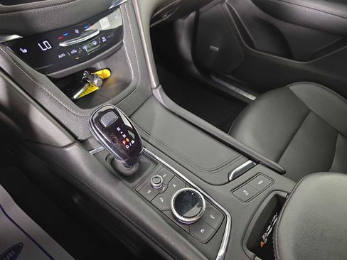 Used 2021 Cadillac XT5 Premium Luxury image 17