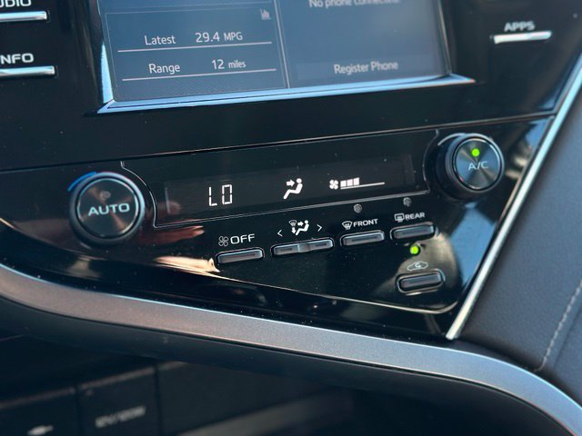 Used 2018 Toyota Camry SE FWD image 13