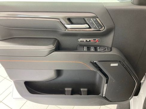 Used 2024 GMC Sierra 1500 AT4 w/ Technology Package AWD/4WD image 17