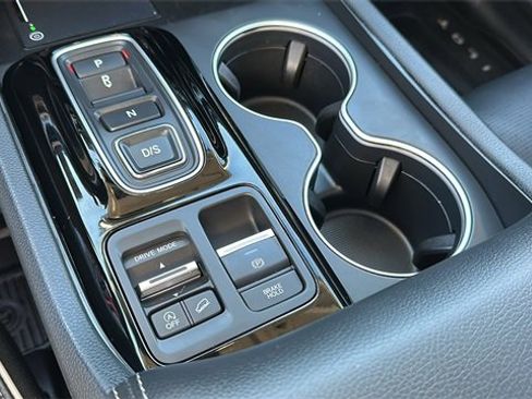 Used 2025 Honda Pilot Elite image 18