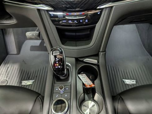 Used 2021 Cadillac XT6 Premium Luxury FWD image 25