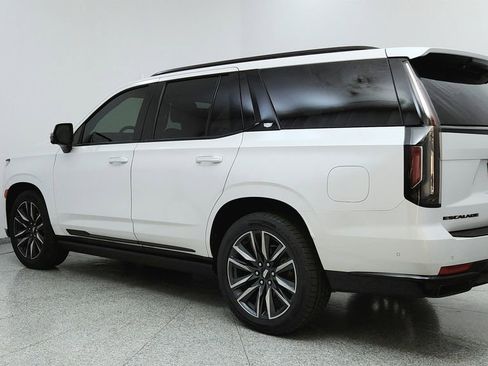 Used 2022 Cadillac Escalade Sport Platinum image 3