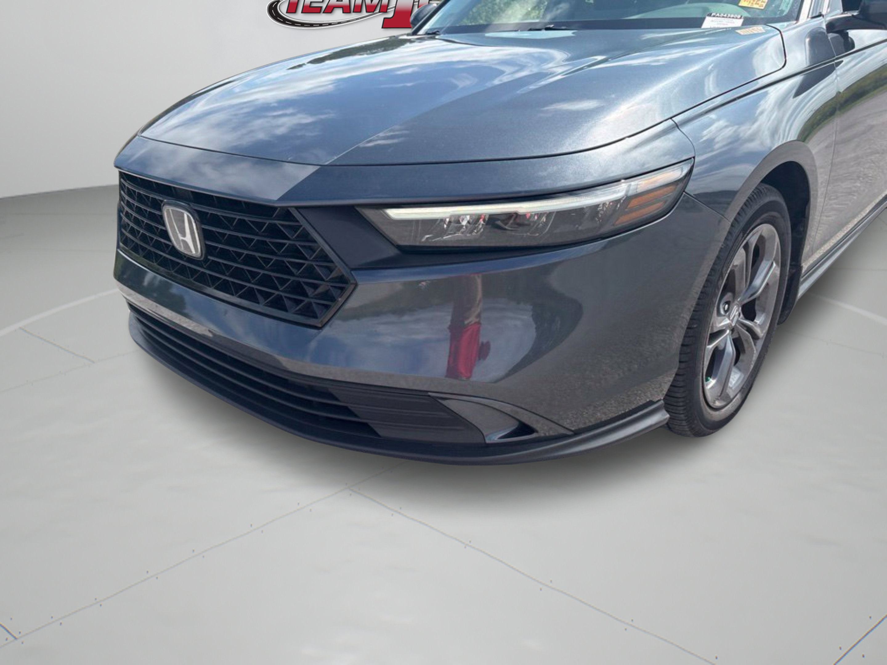 Used 2023 Honda Accord EX image 9