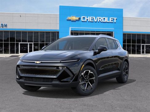 New 2026 Chevrolet Equinox EV LT image 6