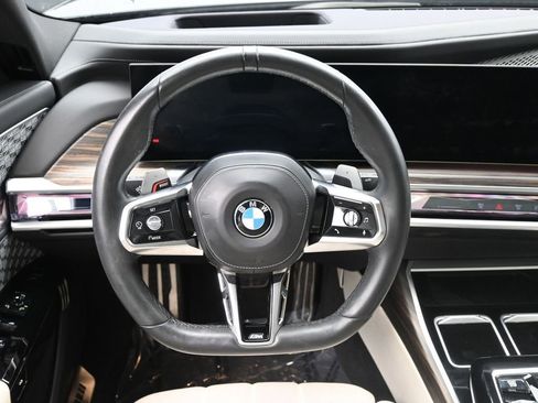 Used 2023 BMW 760i xDrive w/ Executive Package AWD/4WD image 21