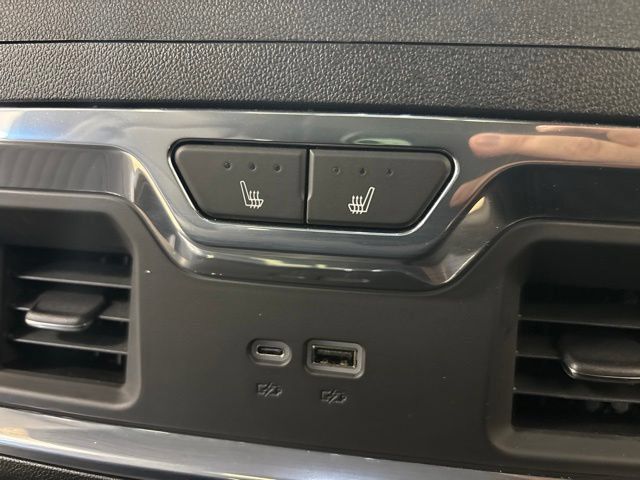Used 2025 Chevrolet Silverado 1500 LTZ AWD/4WD image 21