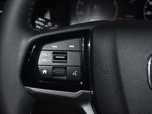 Used 2026 Honda Odyssey Touring image 9