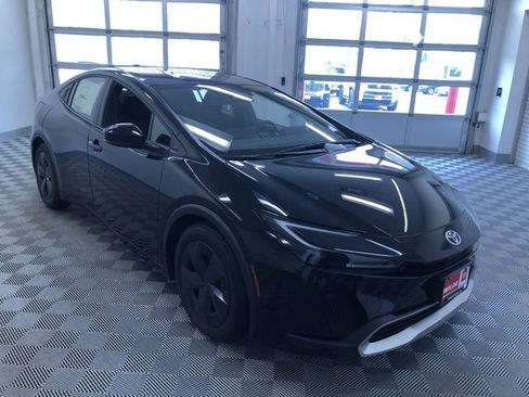 New 2026 Toyota Prius Plug-In Hybrid FWD image 36