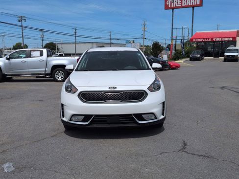 Used 2019 Kia Niro EX FWD image 3