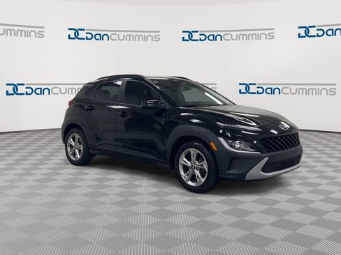 Used 2022 Hyundai Kona SEL FWD image 2