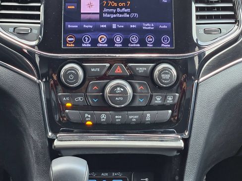 Used 2019 Jeep Grand Cherokee Trailhawk AWD/4WD image 13