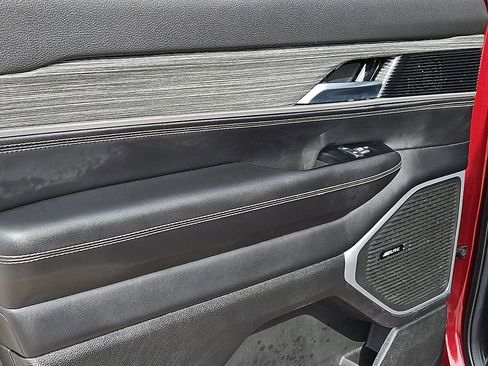 Used 2022 Jeep Wagoneer Series II image 16