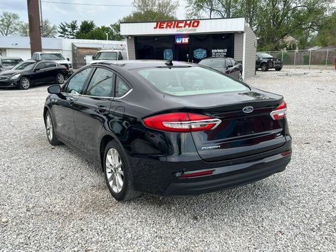 Used 2019 Ford Fusion SE image 6