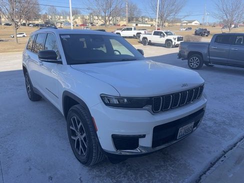 Used 2024 Jeep Grand Cherokee L Limited w/ Luxury Tech Group II image 2