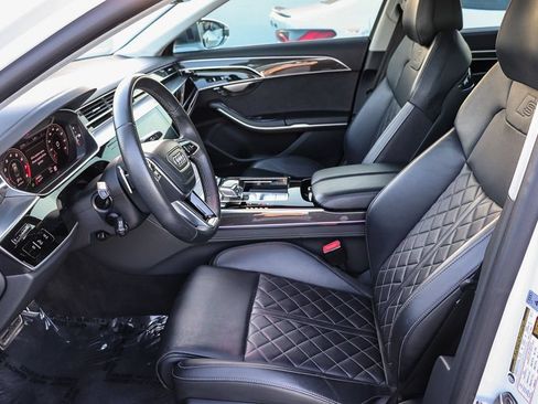 Used 2022 Audi S8 AWD/4WD image 21