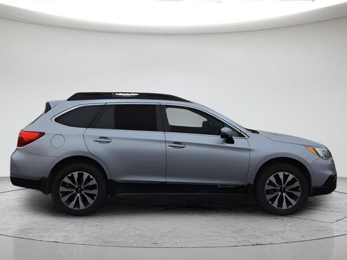 Used 2017 Subaru Outback 2.5i Limited AWD/4WD image 4