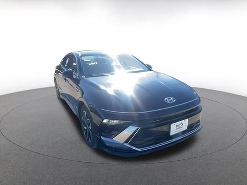 Used 2025 Hyundai Sonata SEL image 3
