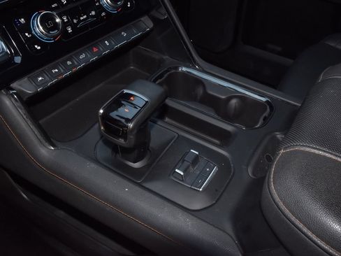Used 2025 GMC Sierra 1500 AT4 w/ AT4 Premium Package AWD/4WD image 30