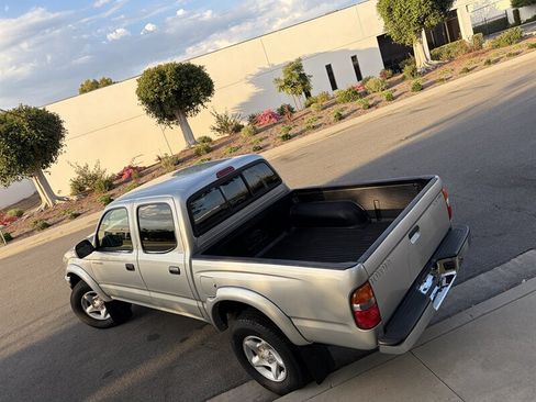 Used 2004 Toyota Tacoma PreRunner RWD image 11