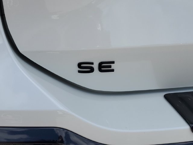 New 2026 Volkswagen Tiguan SE R-Line FWD image 7