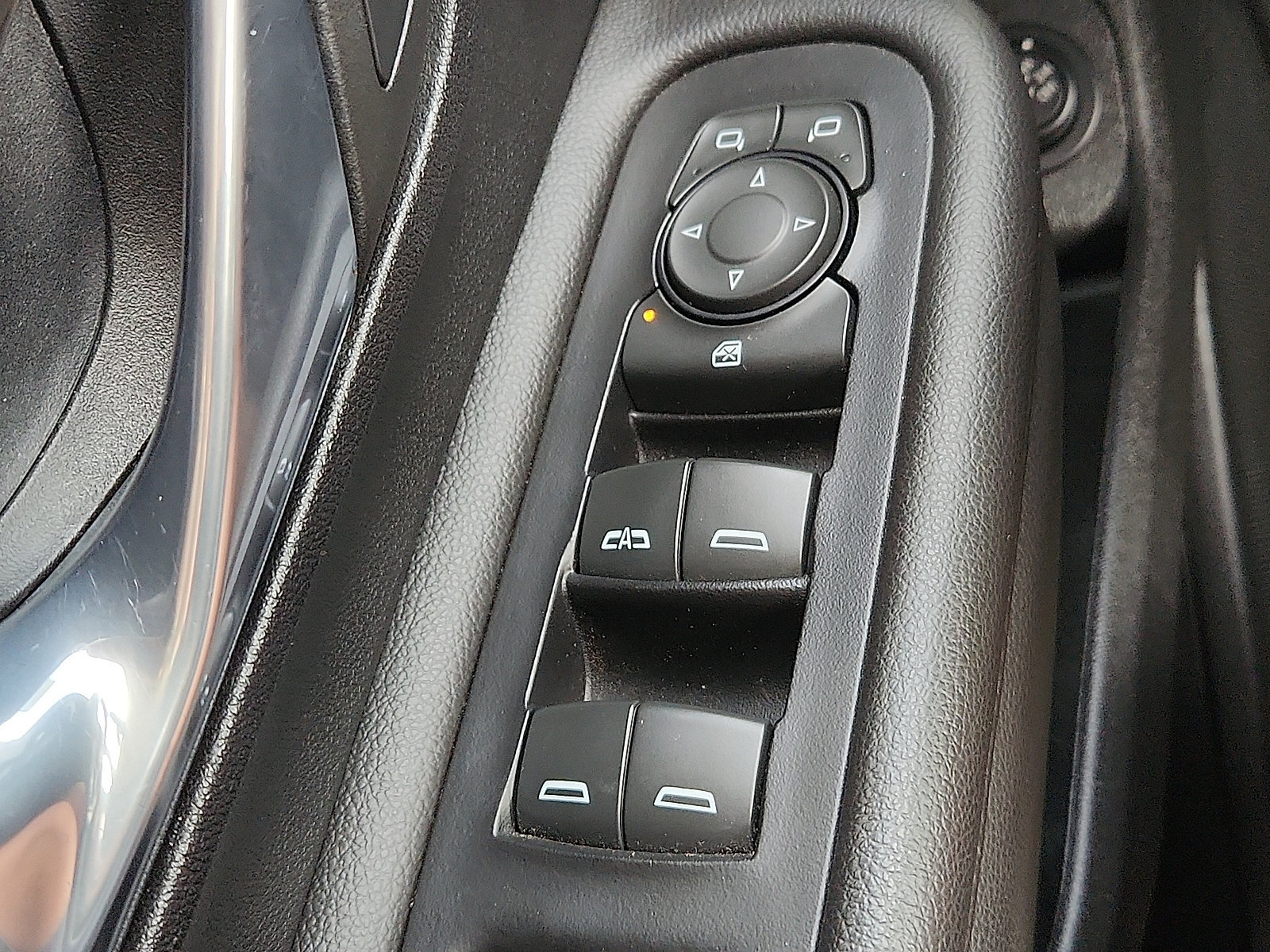Used 2023 GMC Terrain SLE w/ Driver Convenience Package FWD image 18