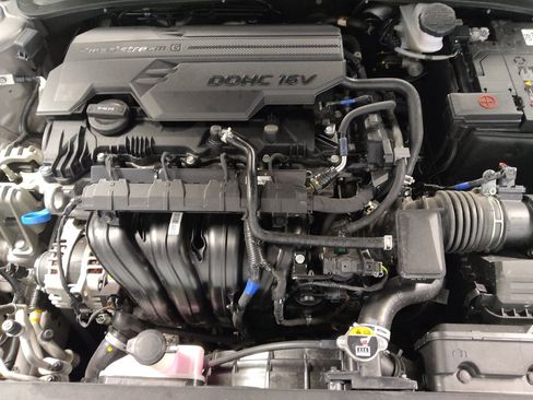 Used 2025 Hyundai Elantra SEL FWD image 30