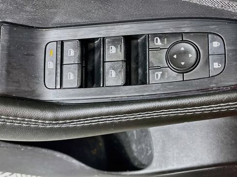 Used 2021 Nissan Rogue S FWD image 18