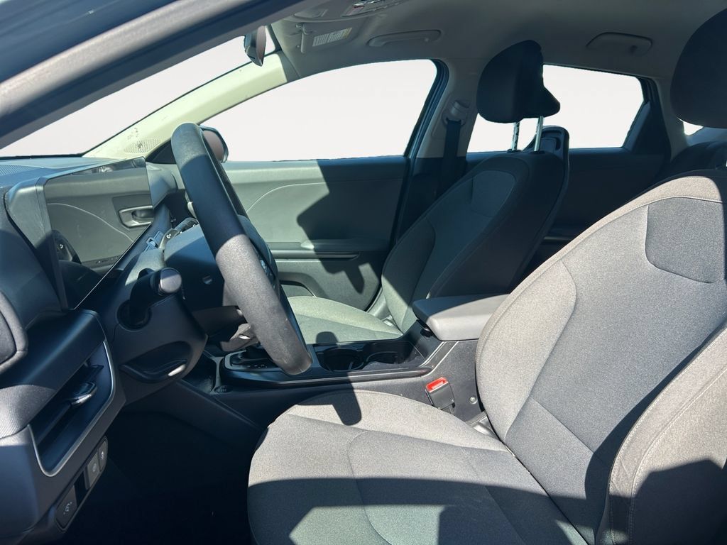 Used 2025 Kia K4 FWD image 9