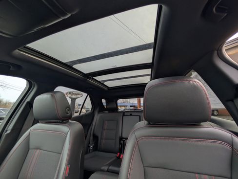 Used 2024 Chevrolet Equinox RS w/ LPO, Floor Liner Package image 6