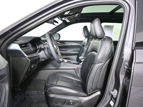 Used 2023 Jeep Grand Cherokee L Overland AWD/4WD image 22