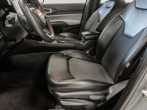 Used 2024 Jeep Compass Latitude AWD/4WD image 10
