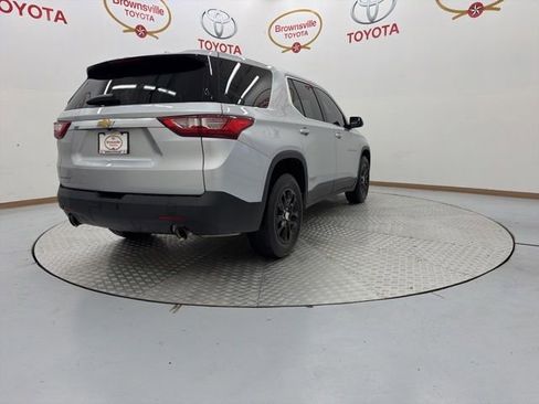 Used 2021 Chevrolet Traverse LS FWD image 8