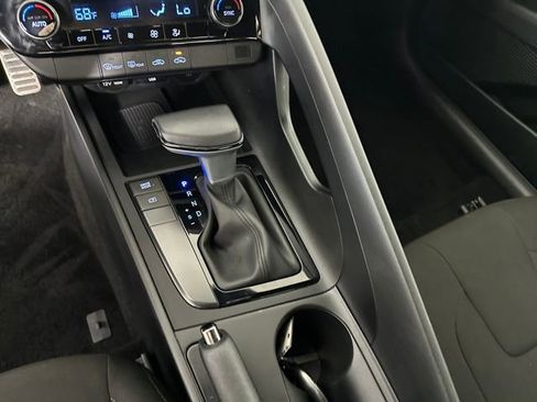 Used 2025 Hyundai Elantra Sport image 20