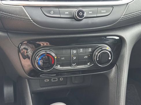 Used 2021 Buick Encore GX Preferred w/ Cold Weather Comfort Package AWD/4WD image 27