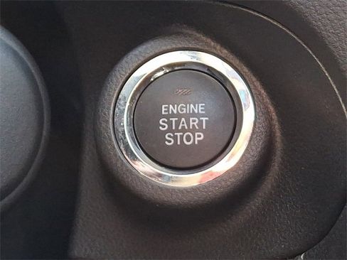 Used 2023 Subaru Forester Limited image 26